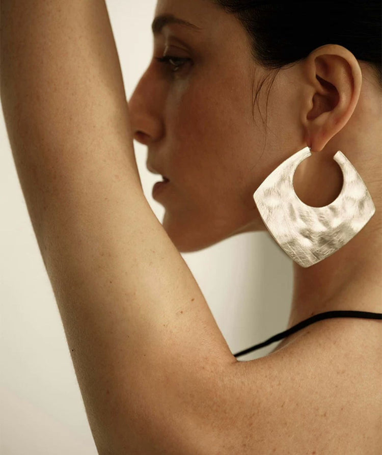 Genevieve Vera Hammered Hoop Earrings
