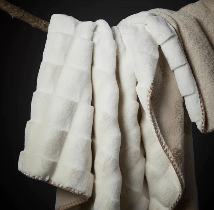Grace Plush Velvet Blanket