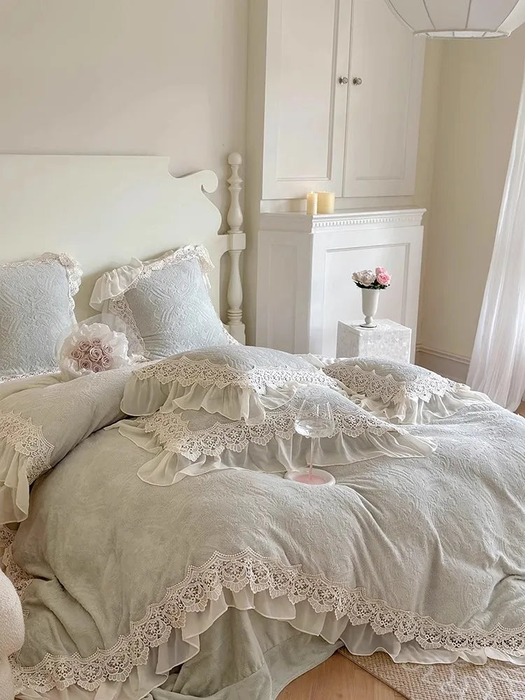 "Isabella Grace" Bedding Set