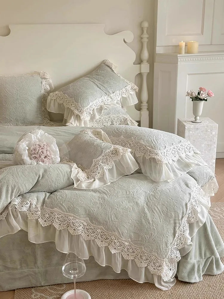 "Isabella Grace" Bedding Set